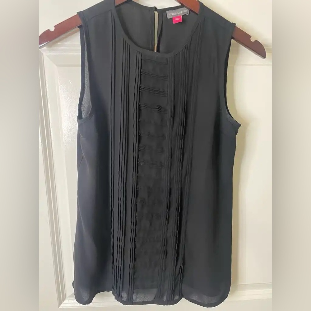 Vince Camuto Black Sleeveless Blouse w/ pleated front detail & keyhole closure